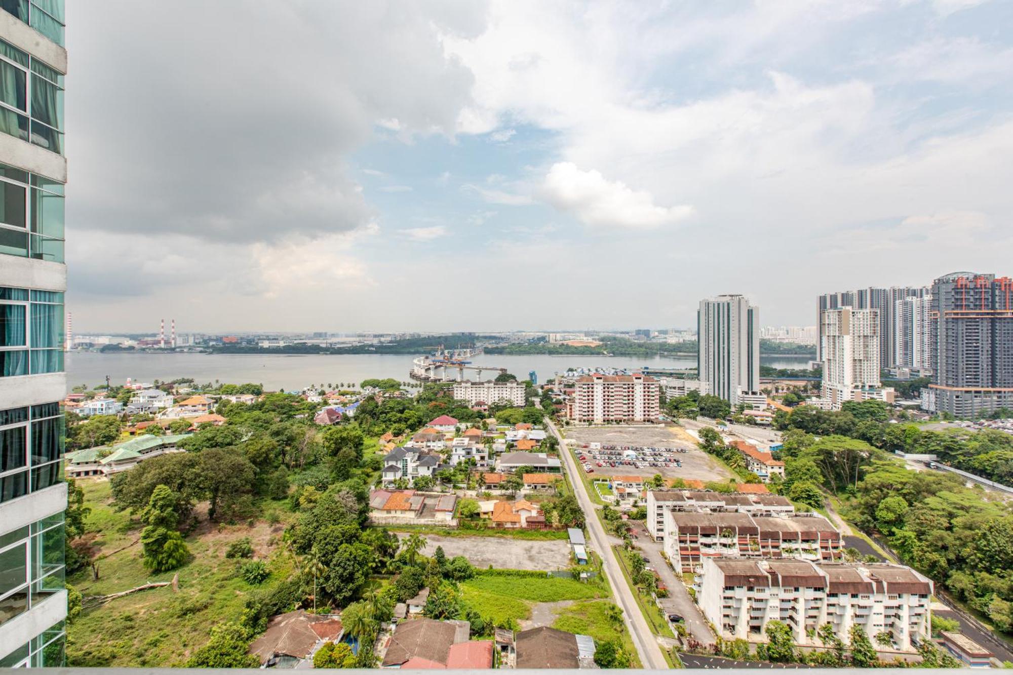 Paragon Suites Studios With Private Jacuzzi Near Ciq Rts Johor Bahru Kültér fotó