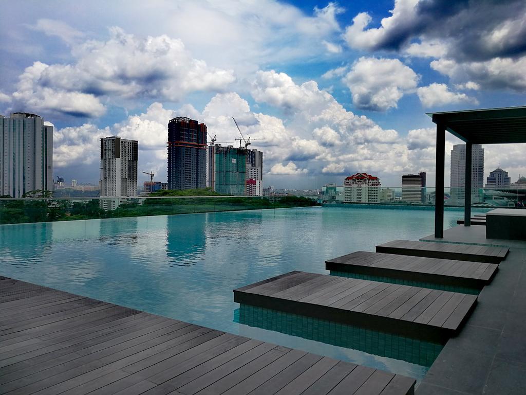 Paragon Suites Studios With Private Jacuzzi Near Ciq Rts Johor Bahru Kültér fotó