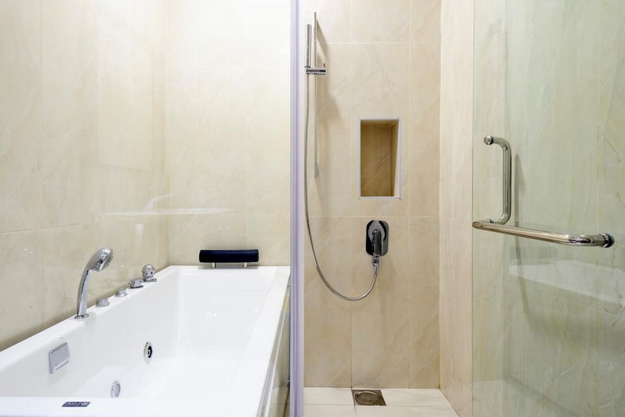 Paragon Suites Studios With Private Jacuzzi Near Ciq Rts Johor Bahru Kültér fotó