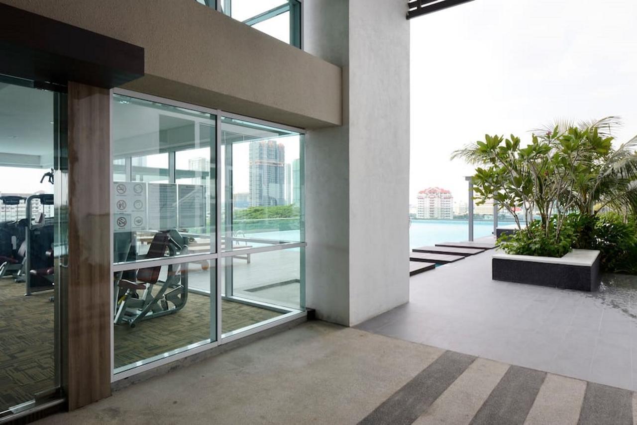 Paragon Suites Studios With Private Jacuzzi Near Ciq Rts Johor Bahru Kültér fotó