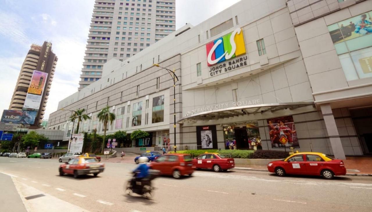 Paragon Suites Studios With Private Jacuzzi Near Ciq Rts Johor Bahru Kültér fotó